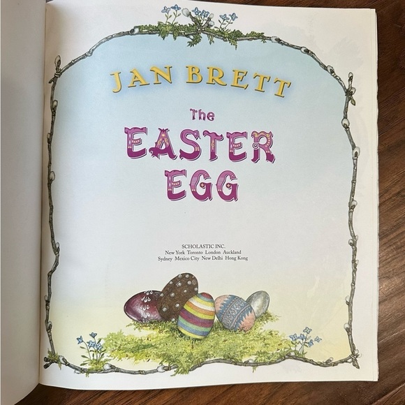 The Easter Egg Book - Picture 3 of 5